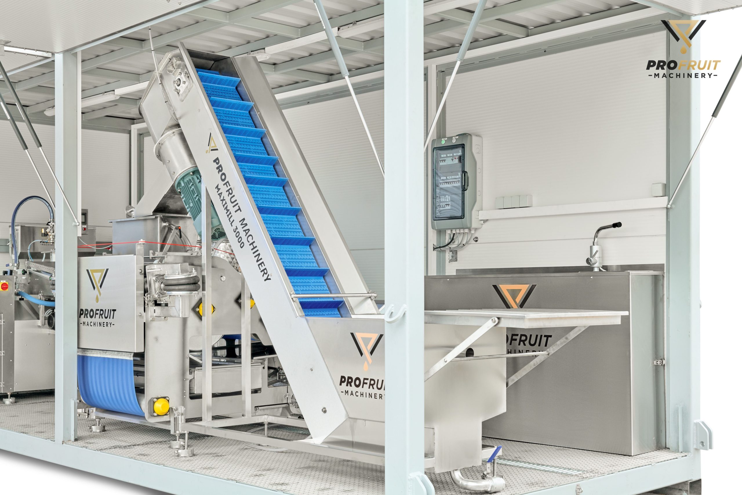 Fruit washer elevator mill inside the mobile pressing system | ProFruit Machinery
