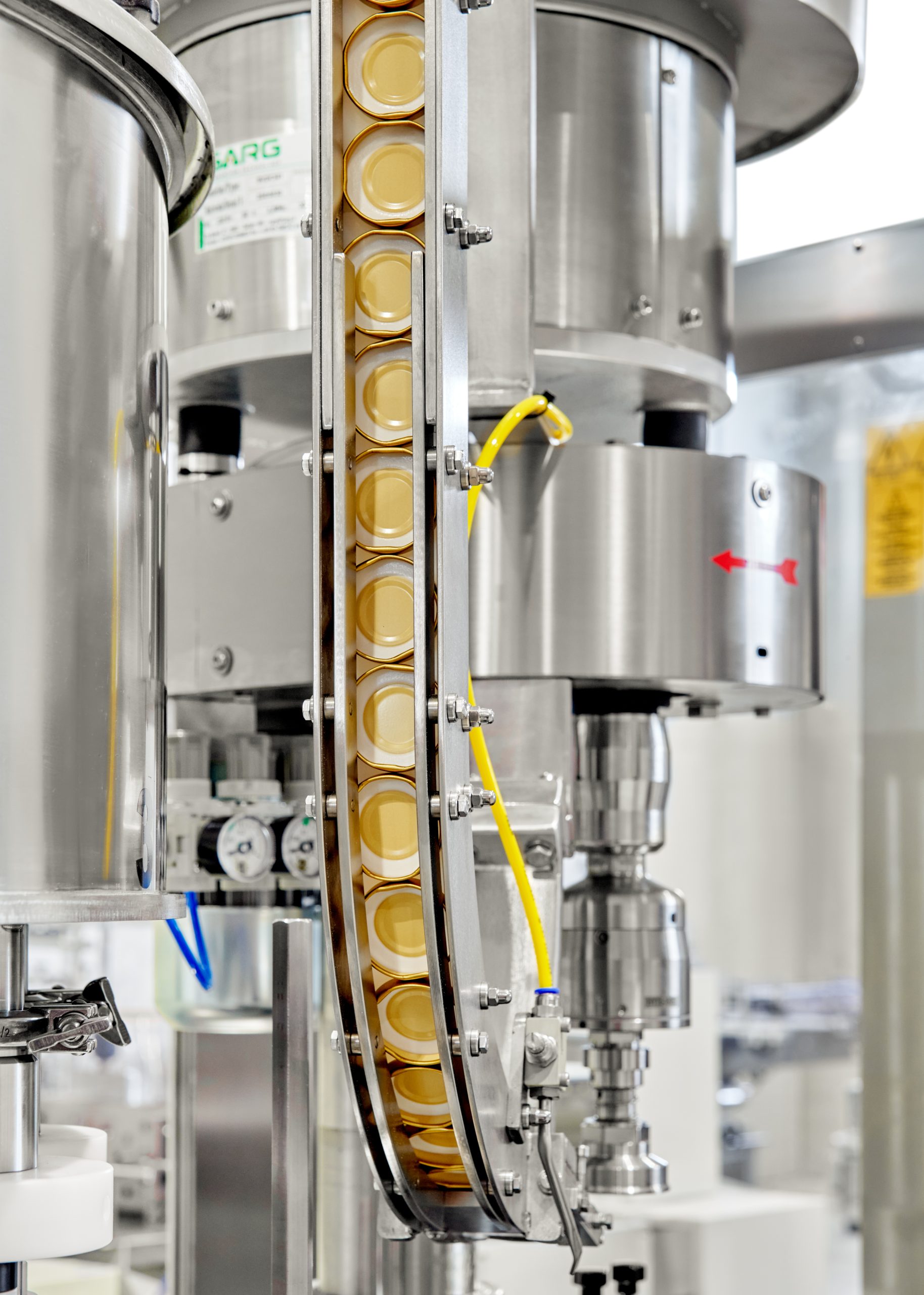 Capping machine zoom