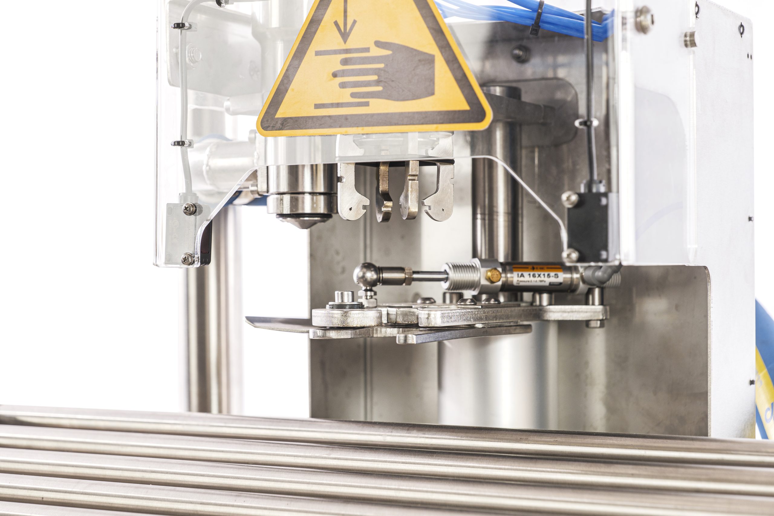 The filling head of automatic Bag in Box filler | ProFruit Machinery